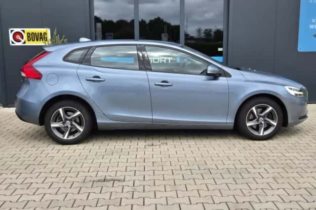 Volvo V40 (2017) thumbnail 4