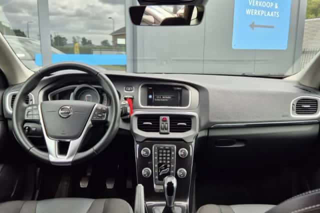 Volvo V40 (2017) thumbnail 5