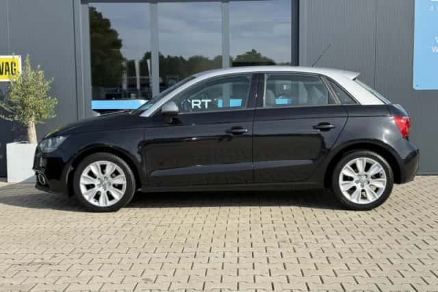 Audi A1 (2012) thumbnail 4