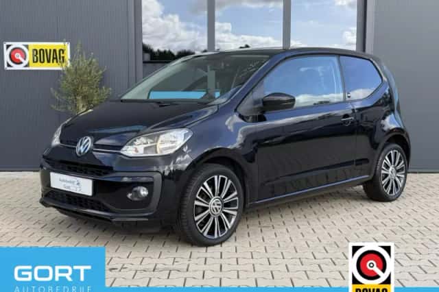 Volkswagen Up! (2017) thumbnail 1