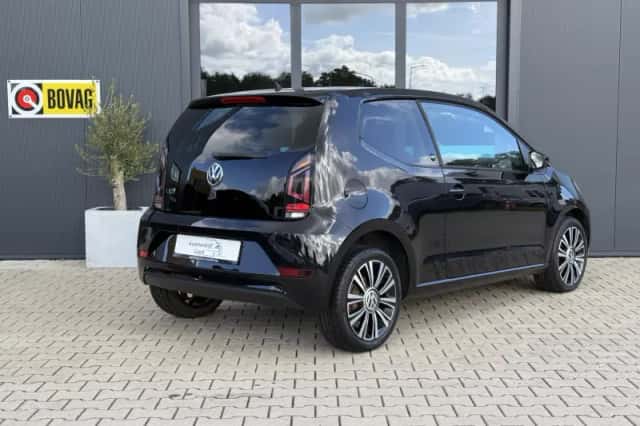 Volkswagen Up! (2017) thumbnail 2