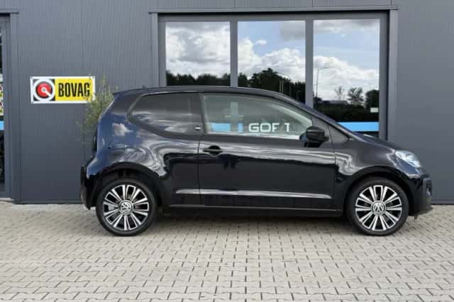 Volkswagen Up! (2017) thumbnail 3