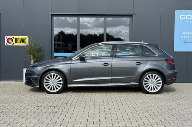 Audi A3 (2015) thumbnail 4