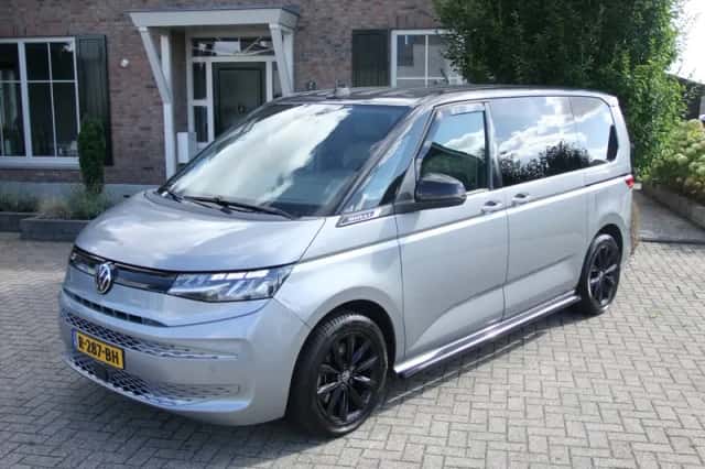 Volkswagen Multivan (2022) thumbnail 1