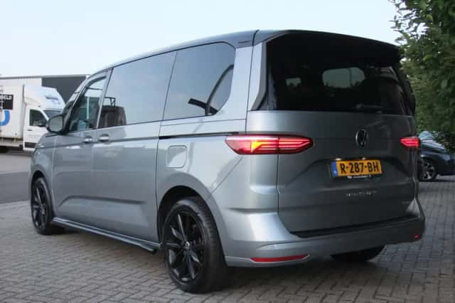 Volkswagen Multivan (2022) thumbnail 4
