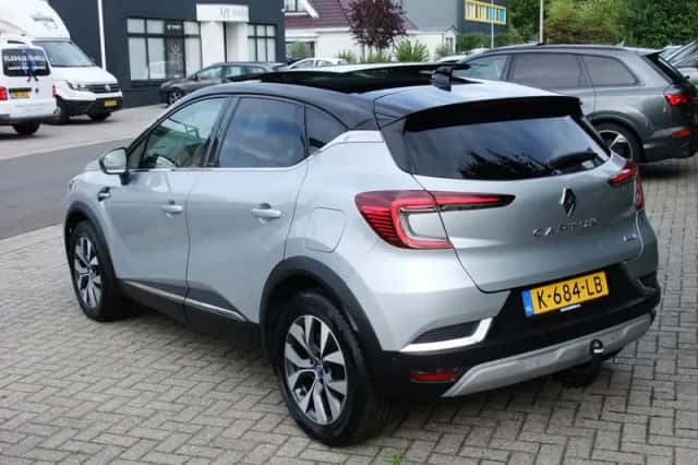 Renault Captur (2020) thumbnail 3