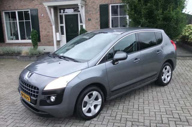 Peugeot 3008 (2012) thumbnail 1