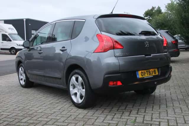 Peugeot 3008 (2012) thumbnail 4