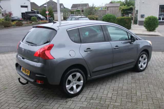 Peugeot 3008 (2012) thumbnail 5