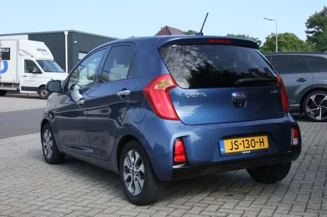 Kia Picanto (2016) thumbnail 4