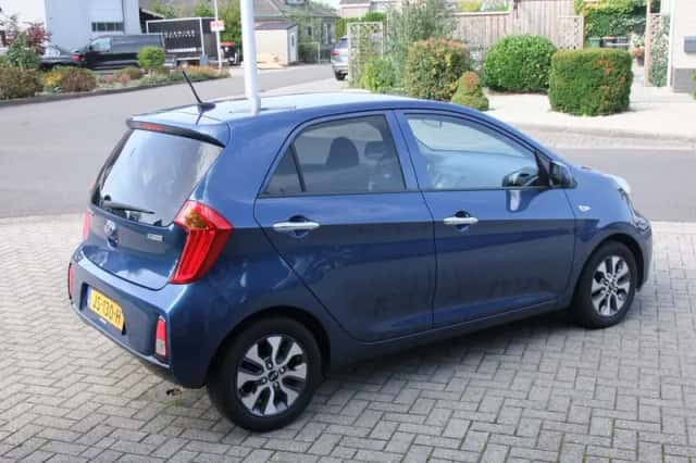 Kia Picanto (2016) thumbnail 5