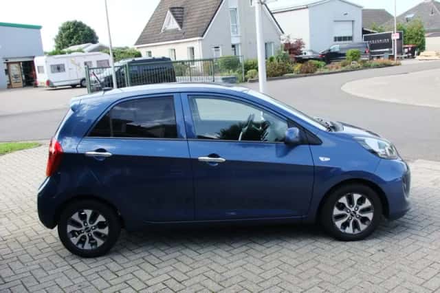Kia Picanto (2016) thumbnail 6