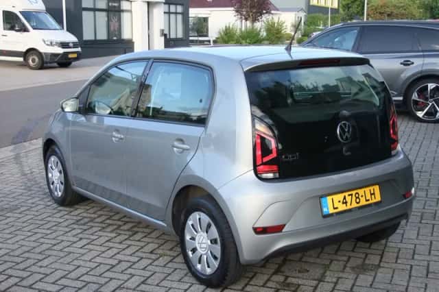 Volkswagen Up (2021) thumbnail 2