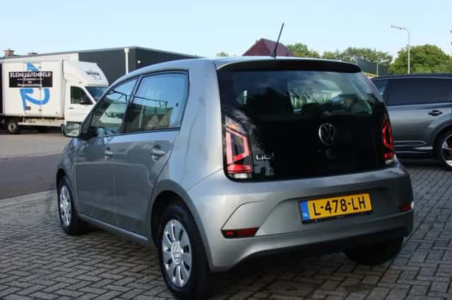 Volkswagen Up (2021) thumbnail 4