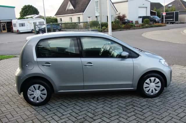 Volkswagen Up (2021) thumbnail 6