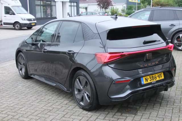 CUPRA Born (2021) thumbnail 2