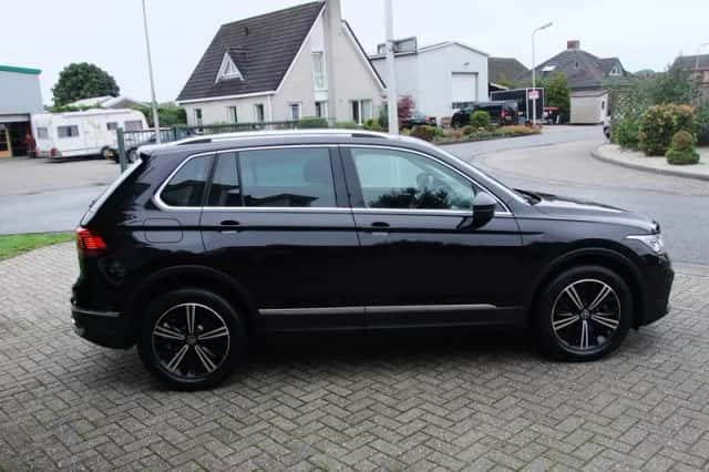 Volkswagen Tiguan (2021) thumbnail 6