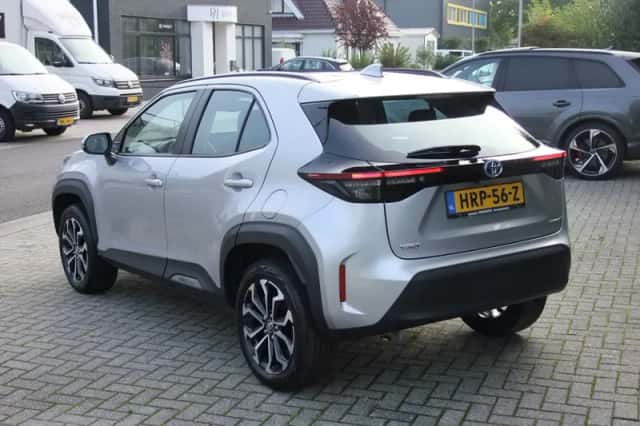 Toyota Yaris Cross (2024) thumbnail 2