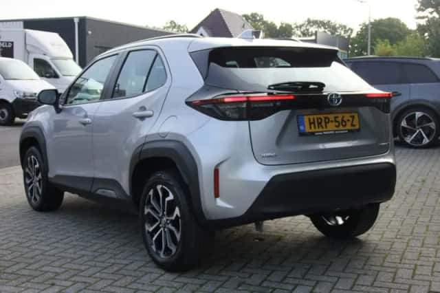 Toyota Yaris Cross (2024) thumbnail 4