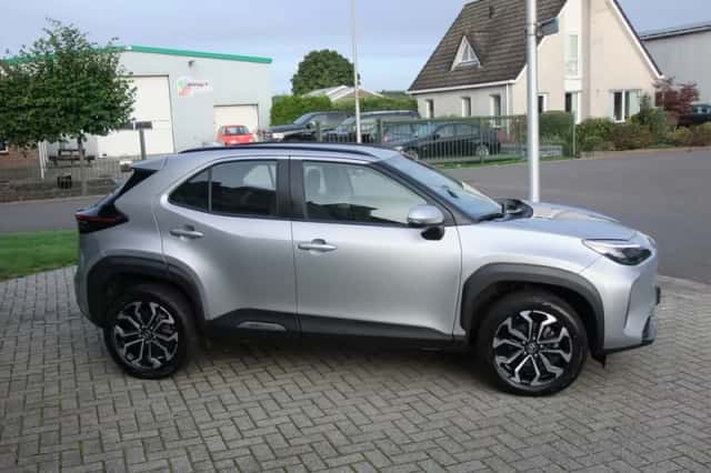 Toyota Yaris Cross (2024) thumbnail 6