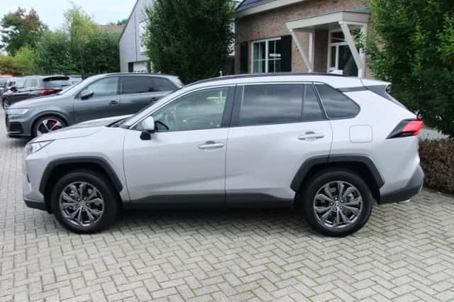 Toyota RAV4 (2025) thumbnail 2