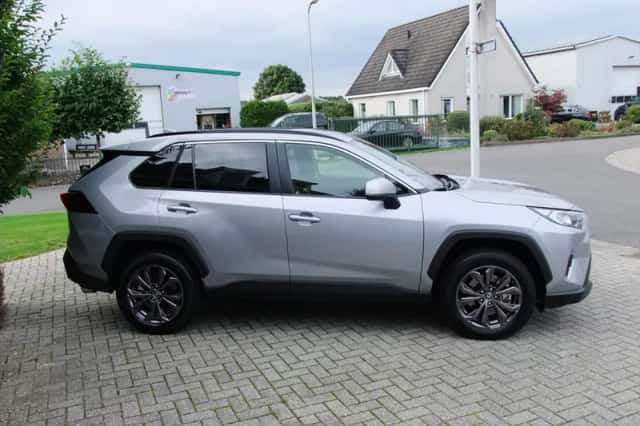 Toyota RAV4 (2025) thumbnail 4