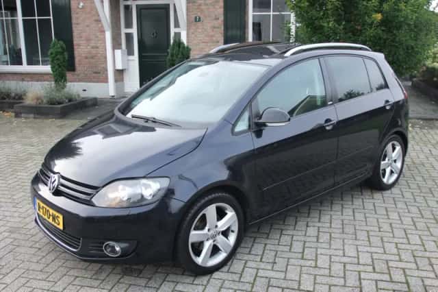 Volkswagen Golf (2011) thumbnail 1