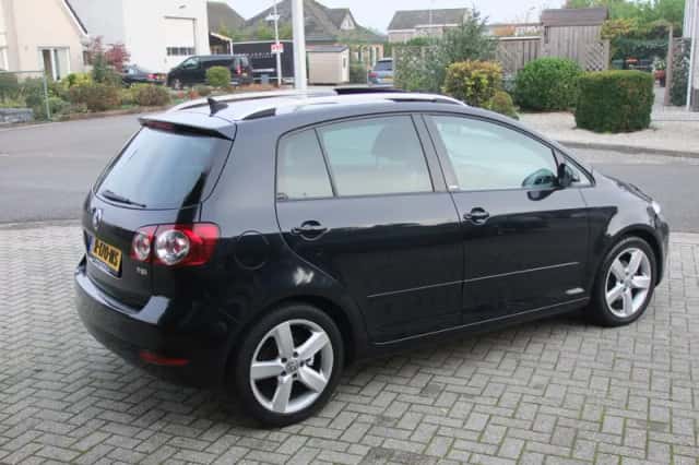 Volkswagen Golf (2011) thumbnail 5
