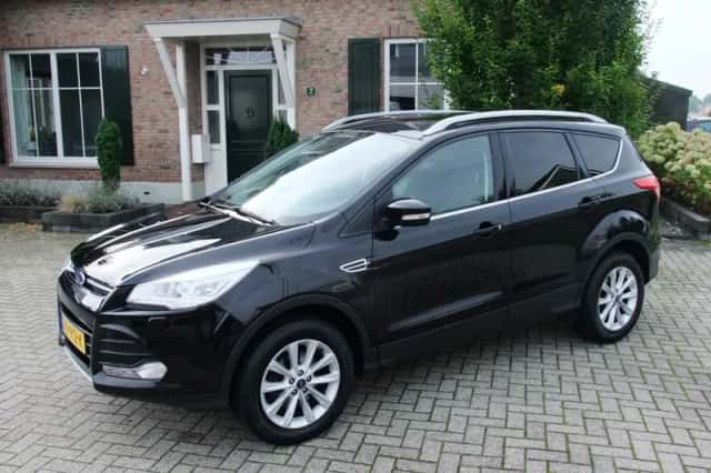 Ford Kuga (2016) thumbnail 1