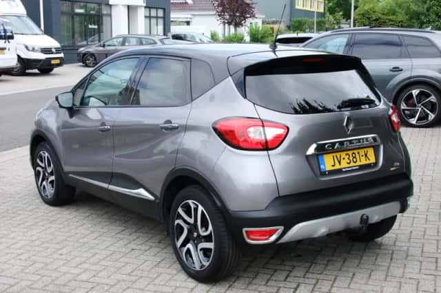 Renault Captur (2016) thumbnail 2