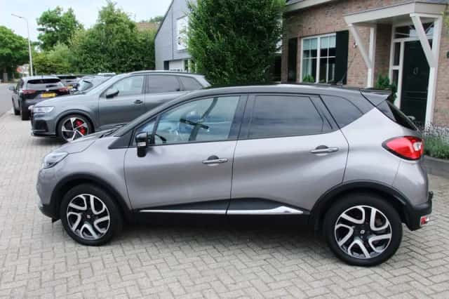 Renault Captur (2016) thumbnail 3