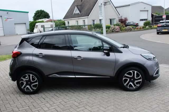 Renault Captur (2016) thumbnail 6