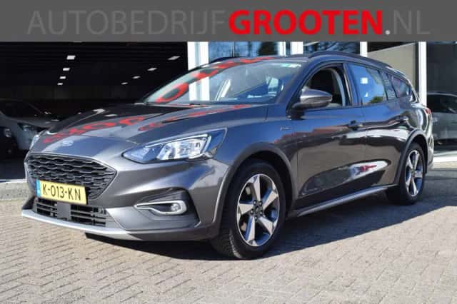 Ford Focus (2021) thumbnail 1
