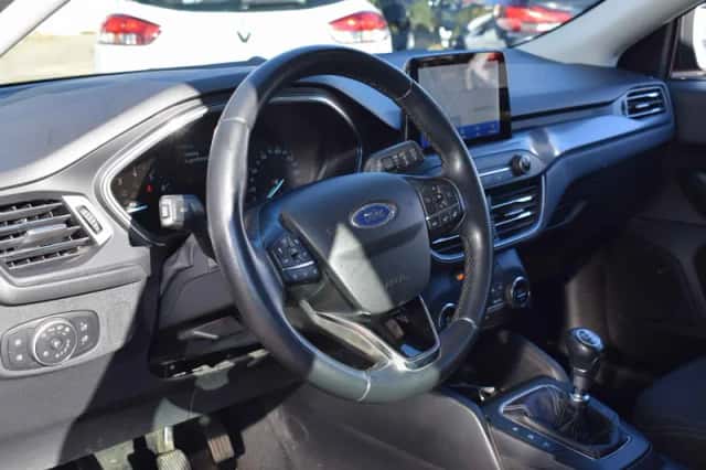 Ford Focus (2021) thumbnail 4