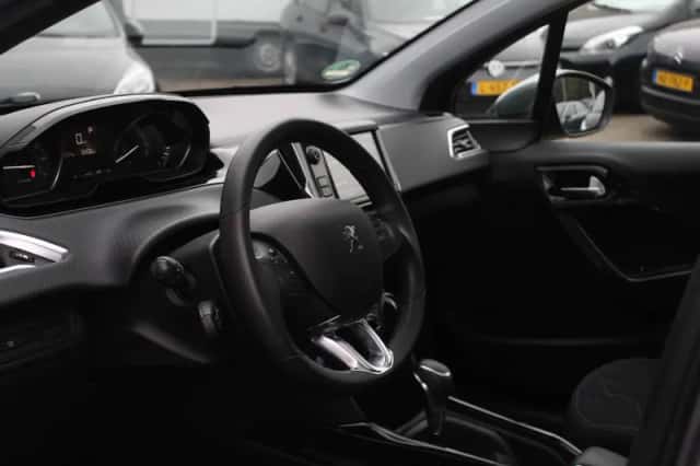 Peugeot 2008 (2019) thumbnail 4