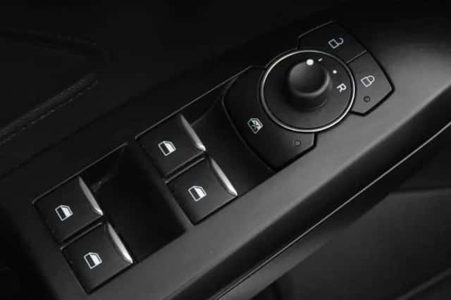 Ford Focus (2022) thumbnail 5