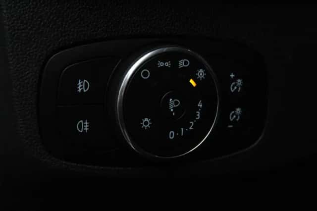 Ford Focus (2022) thumbnail 6