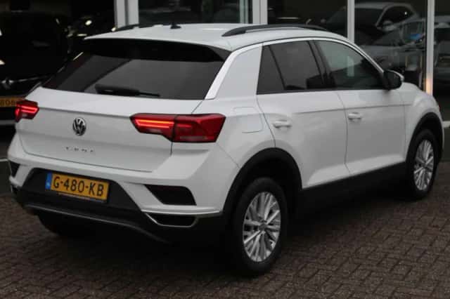 Volkswagen T-Roc (2019) thumbnail 3