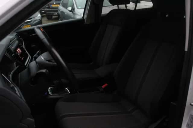 Volkswagen T-Roc (2019) thumbnail 5