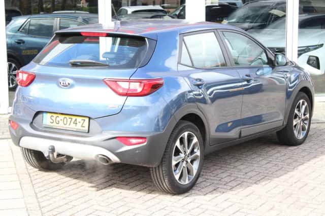 Kia Stonic (2018) thumbnail 3