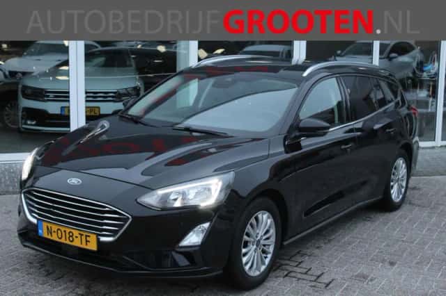 Ford Focus (2022) thumbnail 1