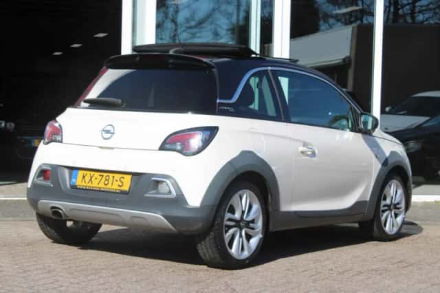 Opel Adam (2016) thumbnail 3