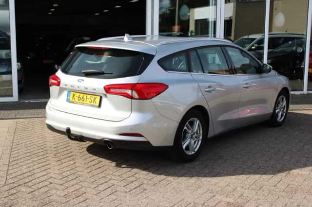 Ford Focus (2021) thumbnail 3