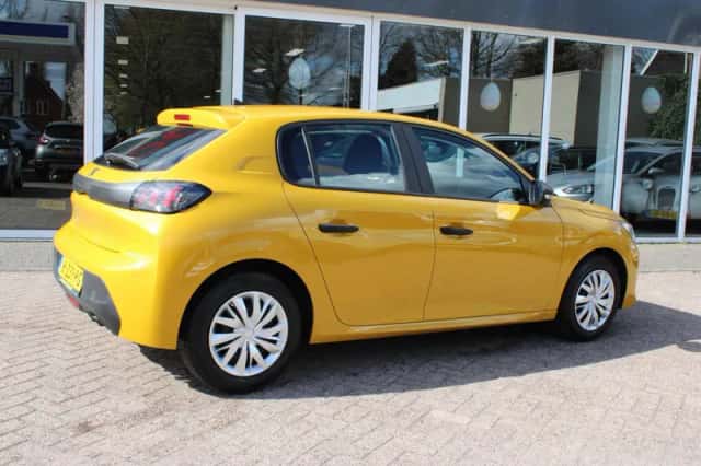 Peugeot 208 (2021) thumbnail 3