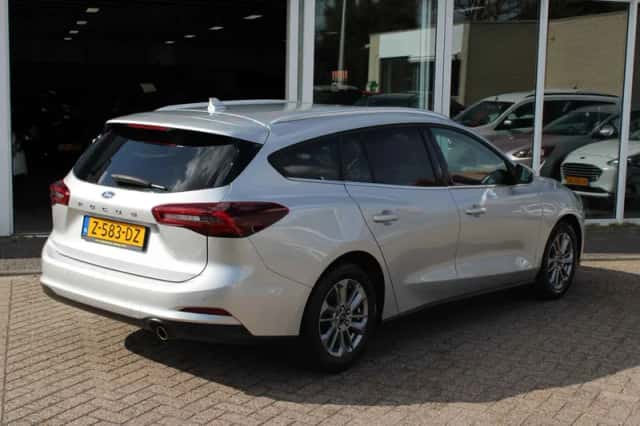 Ford Focus (2024) thumbnail 3