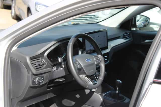 Ford Focus (2024) thumbnail 4