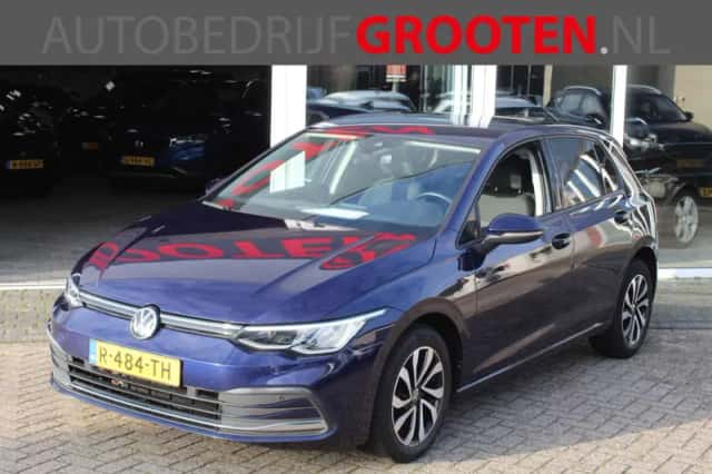 Volkswagen Golf (2022) thumbnail 1