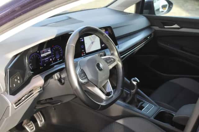 Volkswagen Golf (2022) thumbnail 3