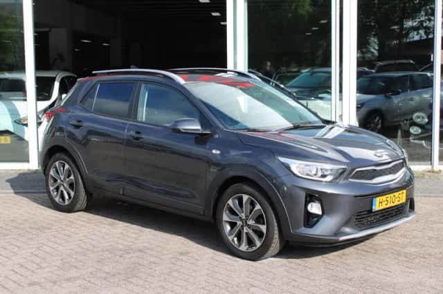 Kia Stonic (2020) thumbnail 2