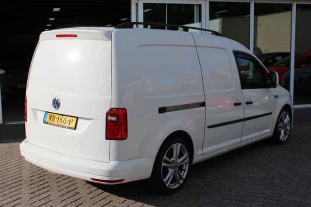 Volkswagen Caddy (2015) thumbnail 3